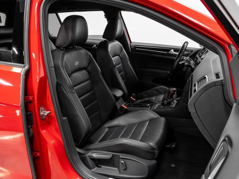 Used 2016 Volkswagen Golf R 4-Door image 19