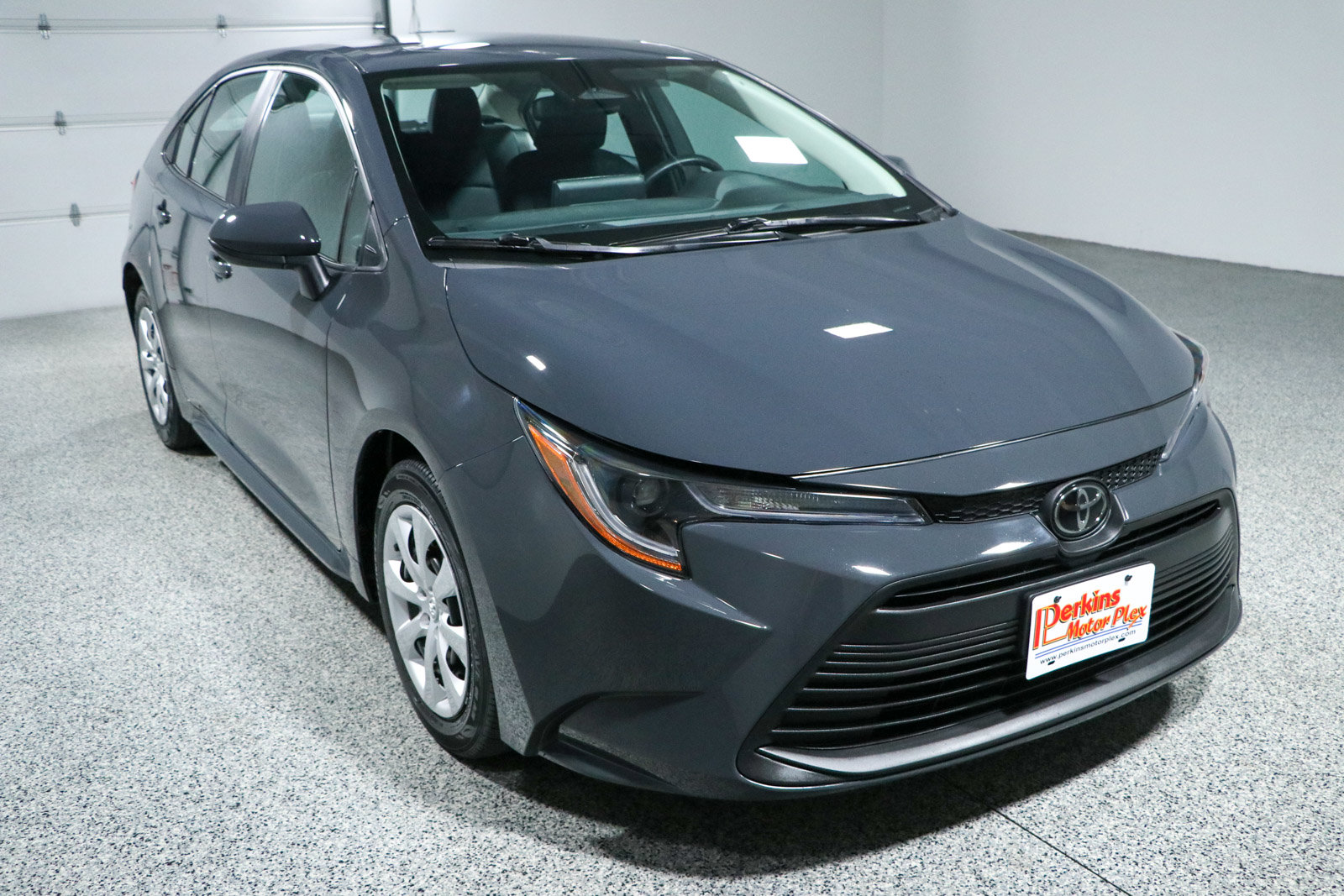 Used 2024 Toyota Corolla LE FWD image 5