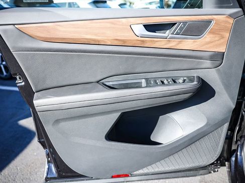 New 2026 Volkswagen Atlas SE image 32