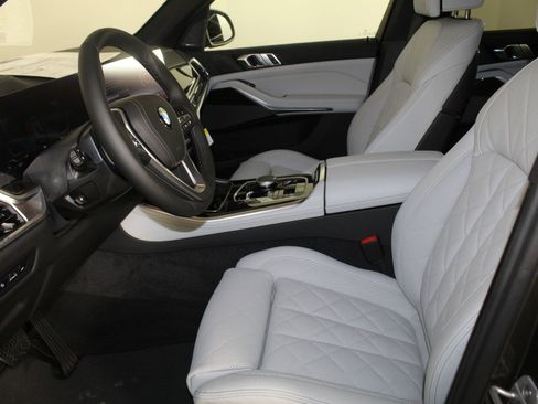 New 2026 BMW X5 xDrive40i w/ Climate Comfort Package image 5