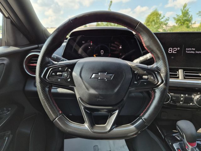 Used 2024 Chevrolet Trax RS w/ Sunroof Package FWD image 17