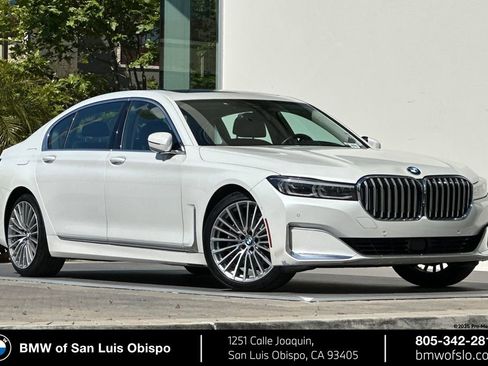 Used 2022 BMW 740i w/ Premium Package RWD image 1
