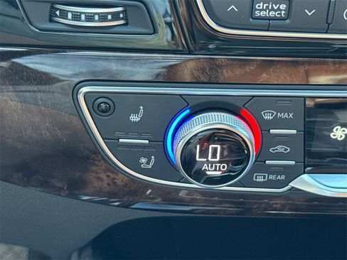 Used 2017 Audi Q7 3.0T Prestige image 34