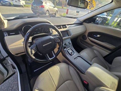 Used 2019 Land Rover Range Rover Evoque SE AWD/4WD image 14