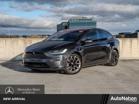 Used 2024 Tesla Model X image 1