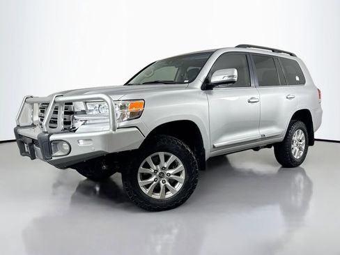 Used 2016 Toyota Land Cruiser image 1