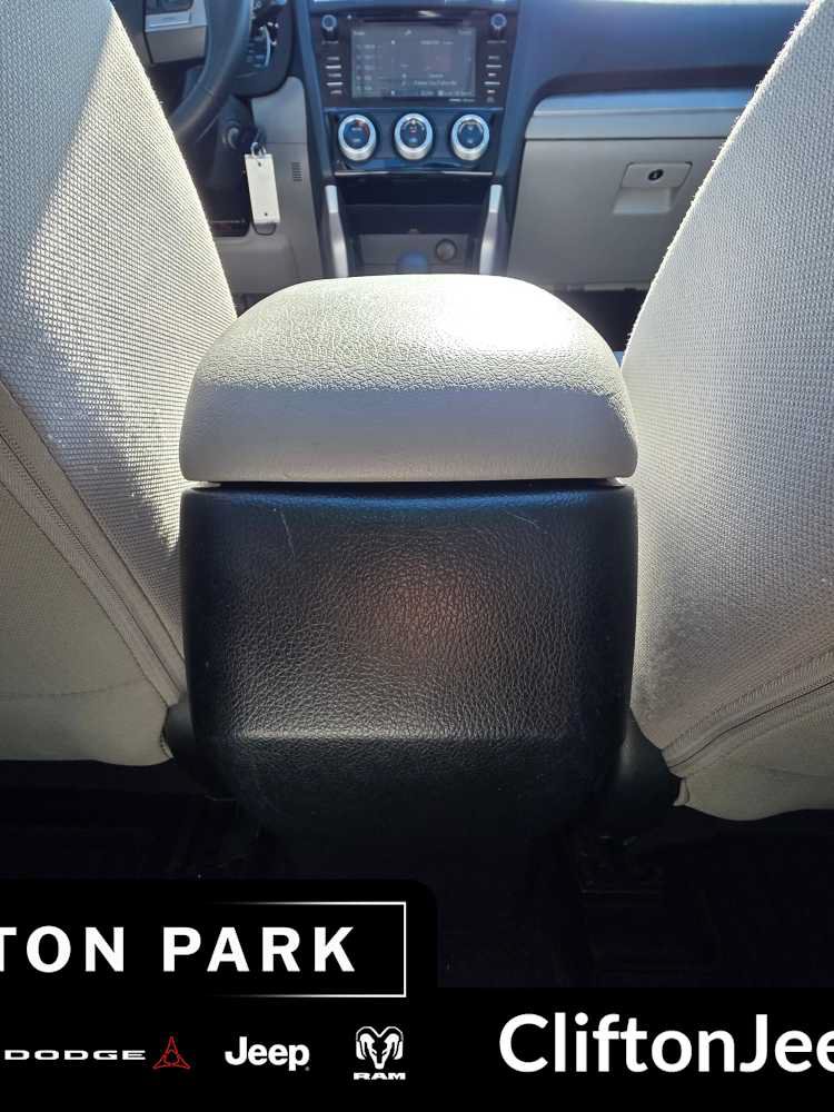 Used 2018 Subaru Forester 2.5i Premium w/ All-Weather Package AWD/4WD image 19