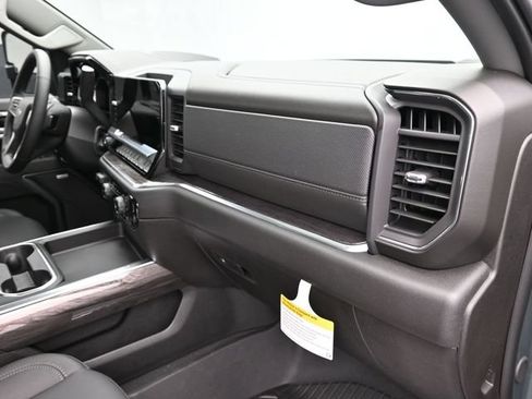 New 2026 Chevrolet Silverado 2500 LTZ w/ LTZ Plus Package AWD/4WD image 38