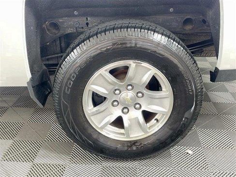 Used 2018 Chevrolet Silverado 1500 LT AWD/4WD image 31