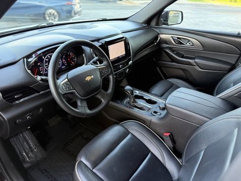 Used 2023 Chevrolet Traverse Premier image 10
