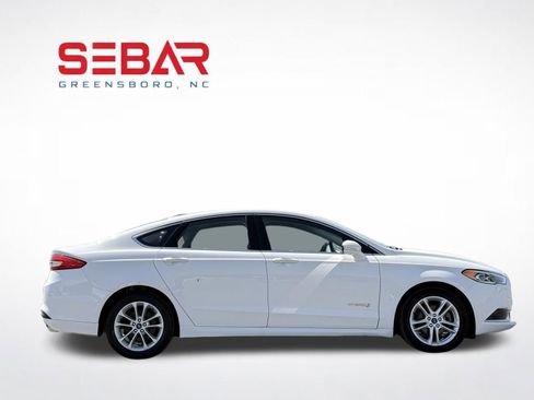 Used 2018 Ford Fusion SE w/ Equipment Group 602A FWD image 5