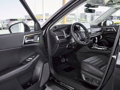 New 2026 Mitsubishi Outlander SE FWD image 19