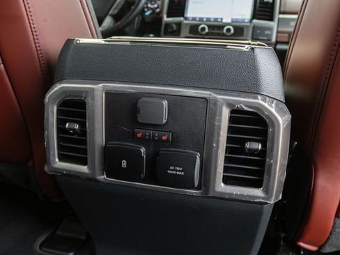 Used 2022 Ford F350 Platinum image 40