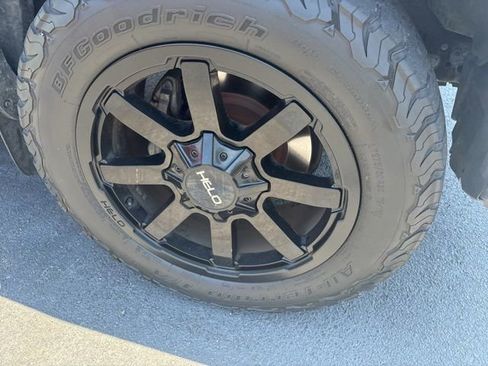 Used 2014 Toyota Tundra SR5 w/ SR5 Upgrade Package RWD image 4