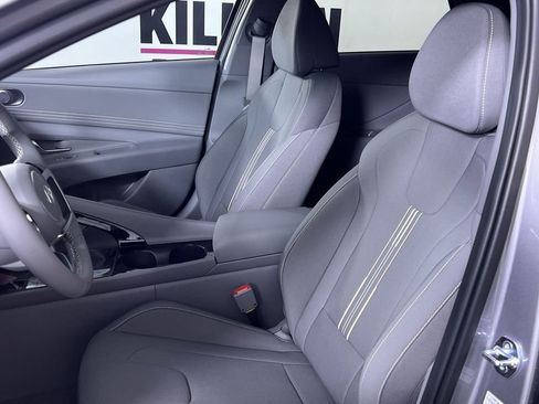 New 2025 Hyundai Elantra SEL image 12