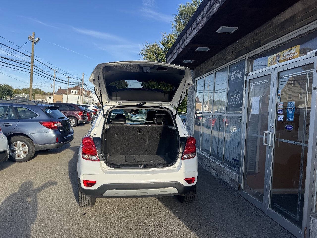 Used 2017 Chevrolet Trax LT w/ LT Convenience Package AWD/4WD image 16