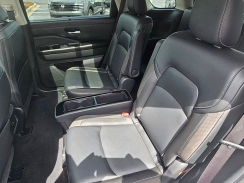 Certified 2023 Nissan Pathfinder SL w/ SL Premium Package FWD image 19