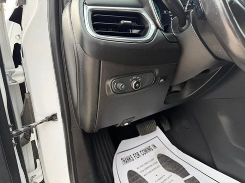 Used 2018 Chevrolet Equinox LT AWD/4WD image 25