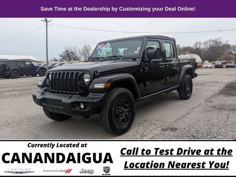 Used 2022 Jeep Gladiator Sport AWD/4WD image 5