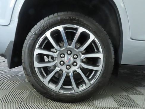 Used 2023 GMC Acadia Denali w/ Denali Technology Package image 33