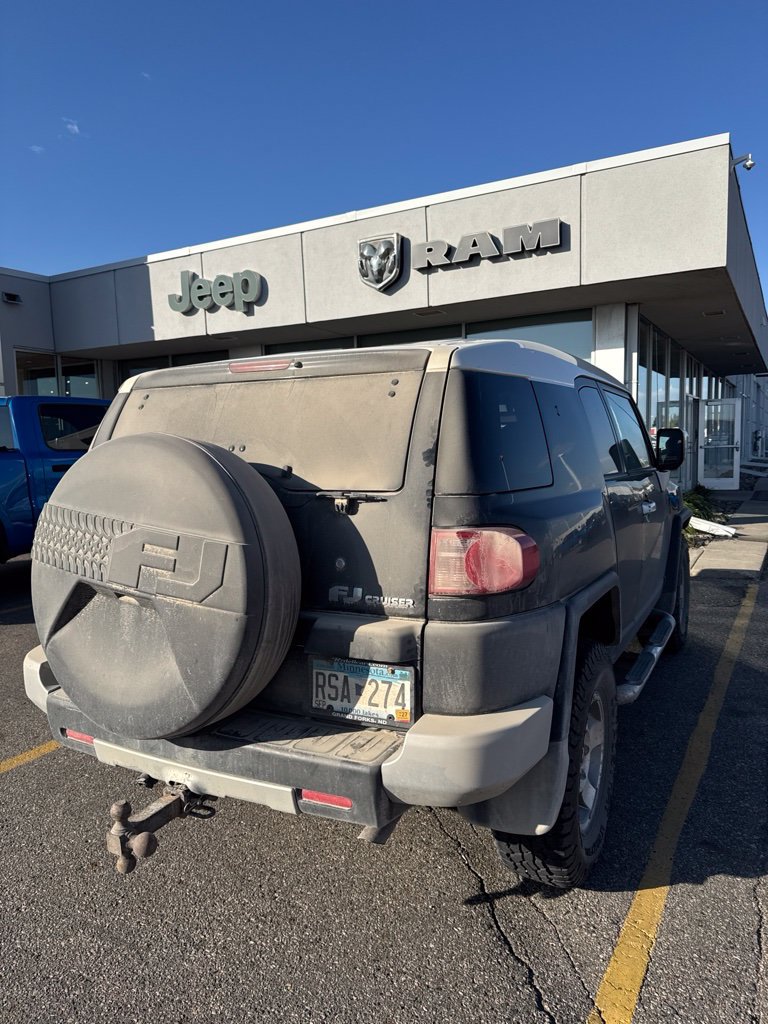 Used 2010 Toyota FJ Cruiser 4WD w/ Convenience Pkg image 2