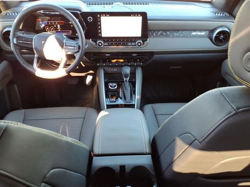 Used 2025 Chevrolet Colorado ZR2 w/ Technology Package image 10