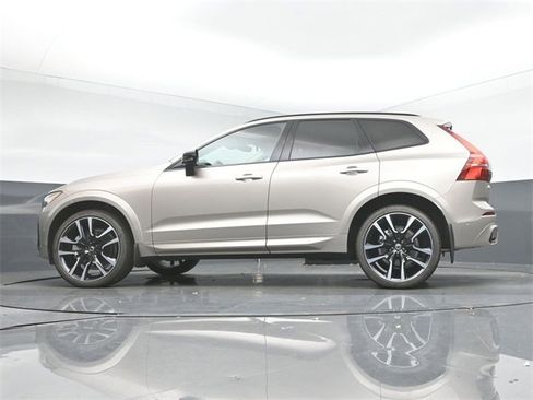 Used 2024 Volvo XC60 B5 Ultimate w/ Protection Package Premier image 41