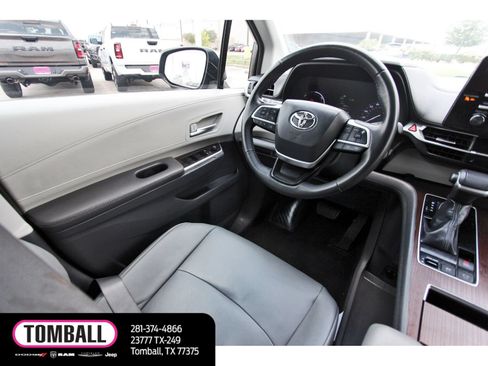 Used 2022 Toyota Sienna XLE FWD image 9