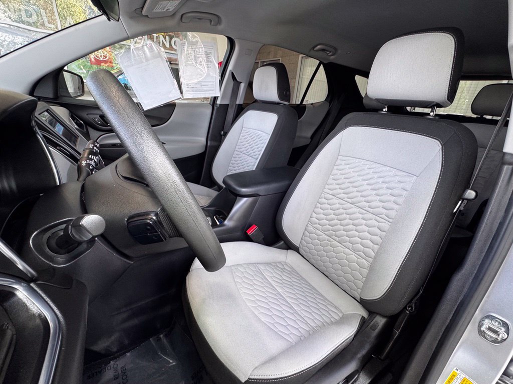Used 2021 Chevrolet Equinox LS w/ LS Convenience Package AWD/4WD image 19