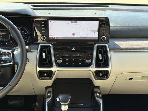Used 2021 Kia Sorento EX w/ EX AWD X-Line Package image 15