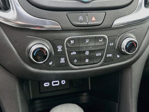 Used 2023 Chevrolet Equinox LT FWD image 24