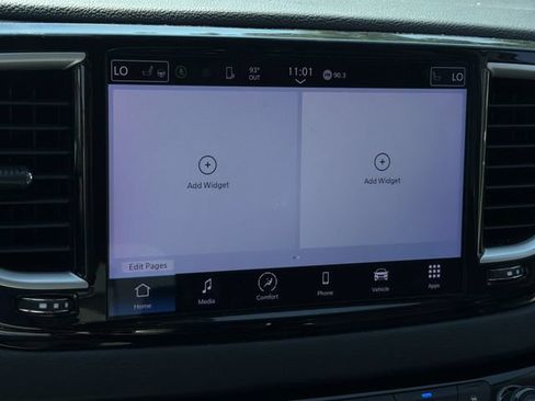 Used 2023 Chrysler Pacifica Touring-L FWD image 15