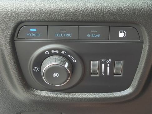 Used 2022 Jeep Grand Cherokee Trailhawk w/ Advanced Protech Group II image 27