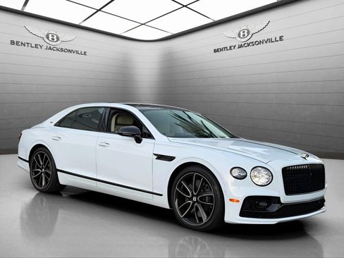 Certified 2024 Bentley Flying Spur V8 image 17