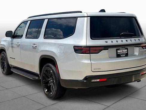 New 2025 Jeep Wagoneer L Series II w/ Convenience Group I AWD/4WD image 12