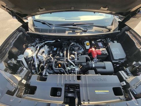 New 2025 Nissan Kicks SR w/ SR Premium Package AWD/4WD image 38