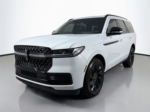 Used 2026 Lincoln Navigator Reserve w/ Jet Appearance Package AWD/4WD image 1
