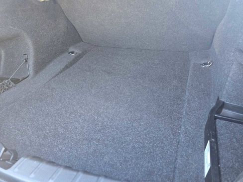 Used 2018 BMW 320i Sedan image 17