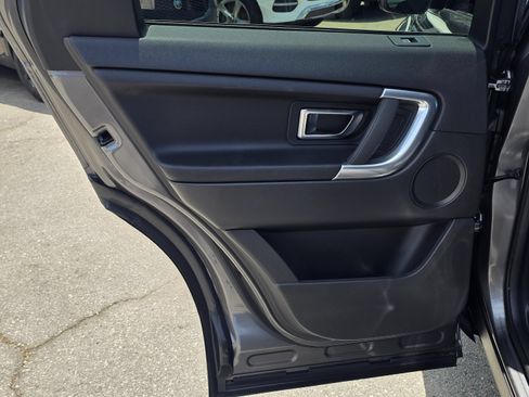 Used 2019 Land Rover Discovery Sport SE AWD/4WD image 20