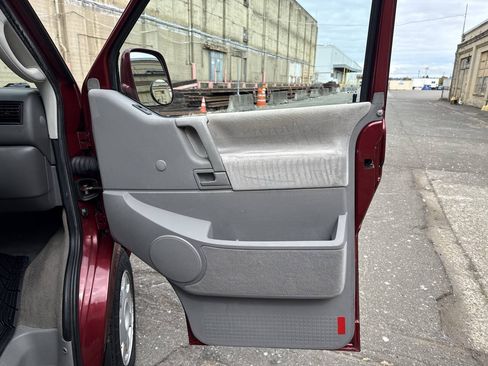 Used 1999 Volkswagen Eurovan MV FWD image 27