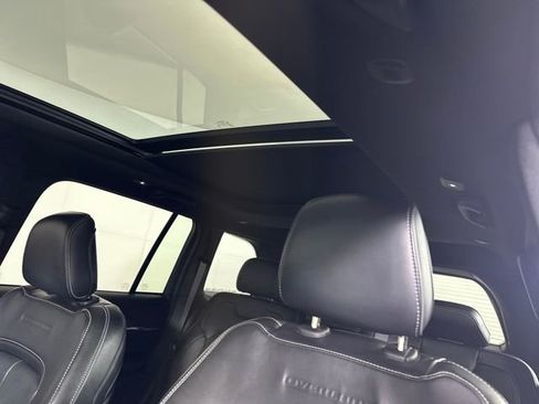 Used 2023 Jeep Grand Cherokee Overland image 12