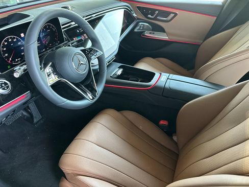 Used 2025 Mercedes-Benz E 350 Sedan image 10