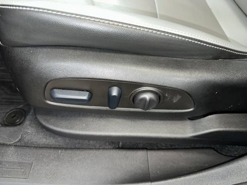 Certified 2022 GMC Terrain SLT w/ Infotainment Package II image 3