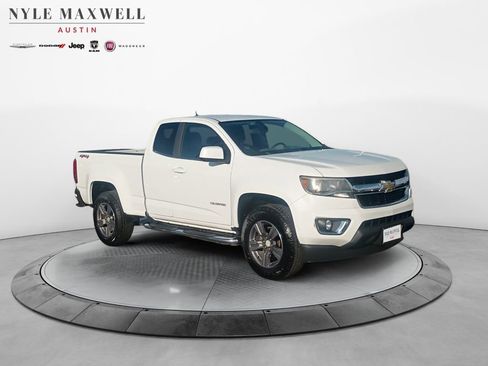 Used 2015 Chevrolet Colorado LT w/ LT Convenience Package image 2