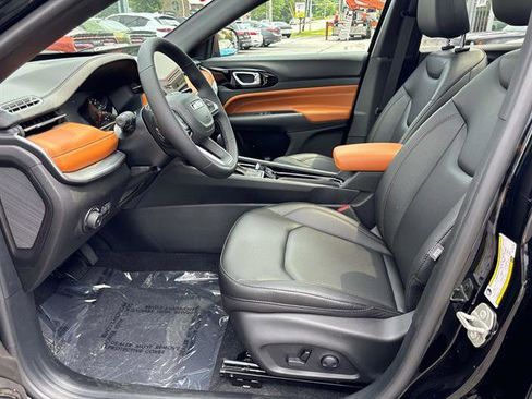 Certified 2024 Jeep Compass Limited w/ Sun and Sound Group image 8