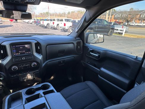 Used 2023 Chevrolet Silverado 1500 Custom image 18
