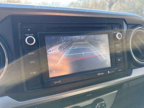 Used 2016 Toyota Tacoma SR5 image 5