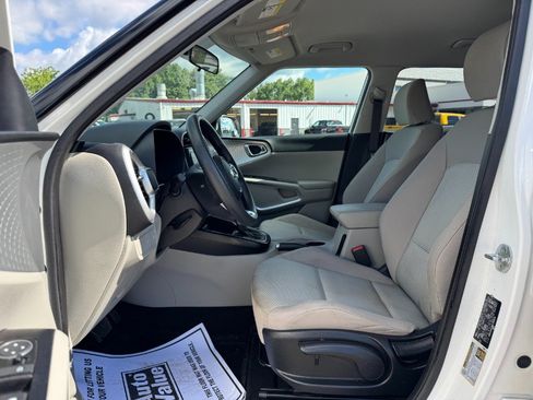 Used 2021 Kia Soul LX FWD image 15