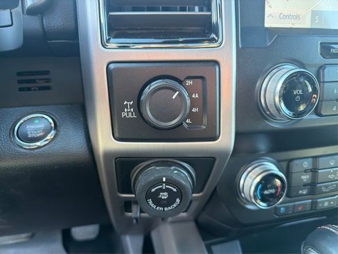 Used 2019 Ford F150 Platinum w/ Equipment Group 701A Luxury image 50