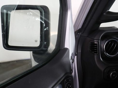 Used 2023 Jeep Wrangler Unlimited Sahara AWD/4WD image 32